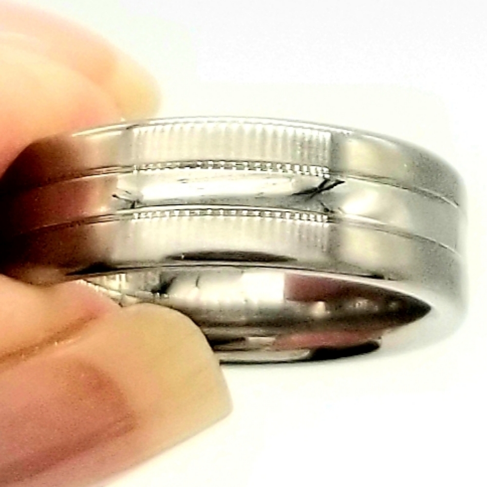 Men's stainless steel ring NWOT